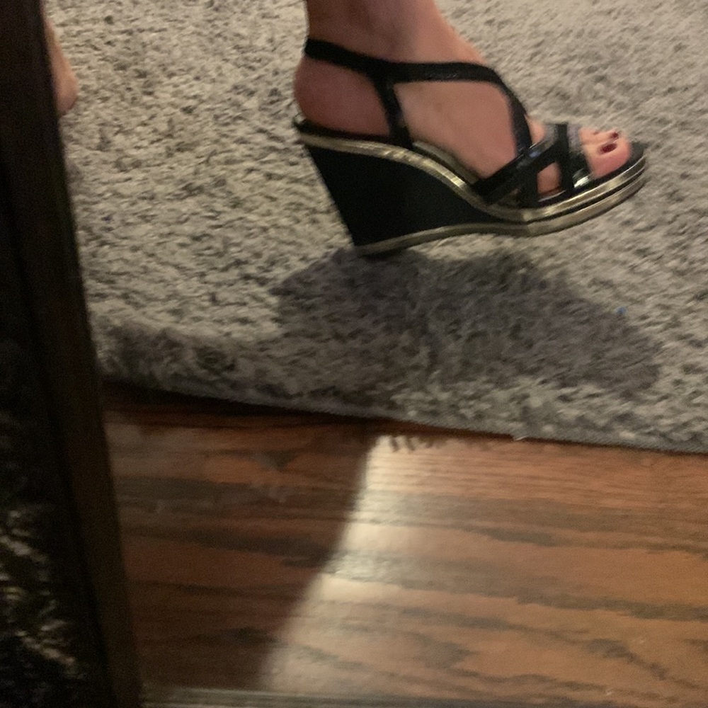 Wore Twice Only Almost New Size 8 Very Comfy - image 3